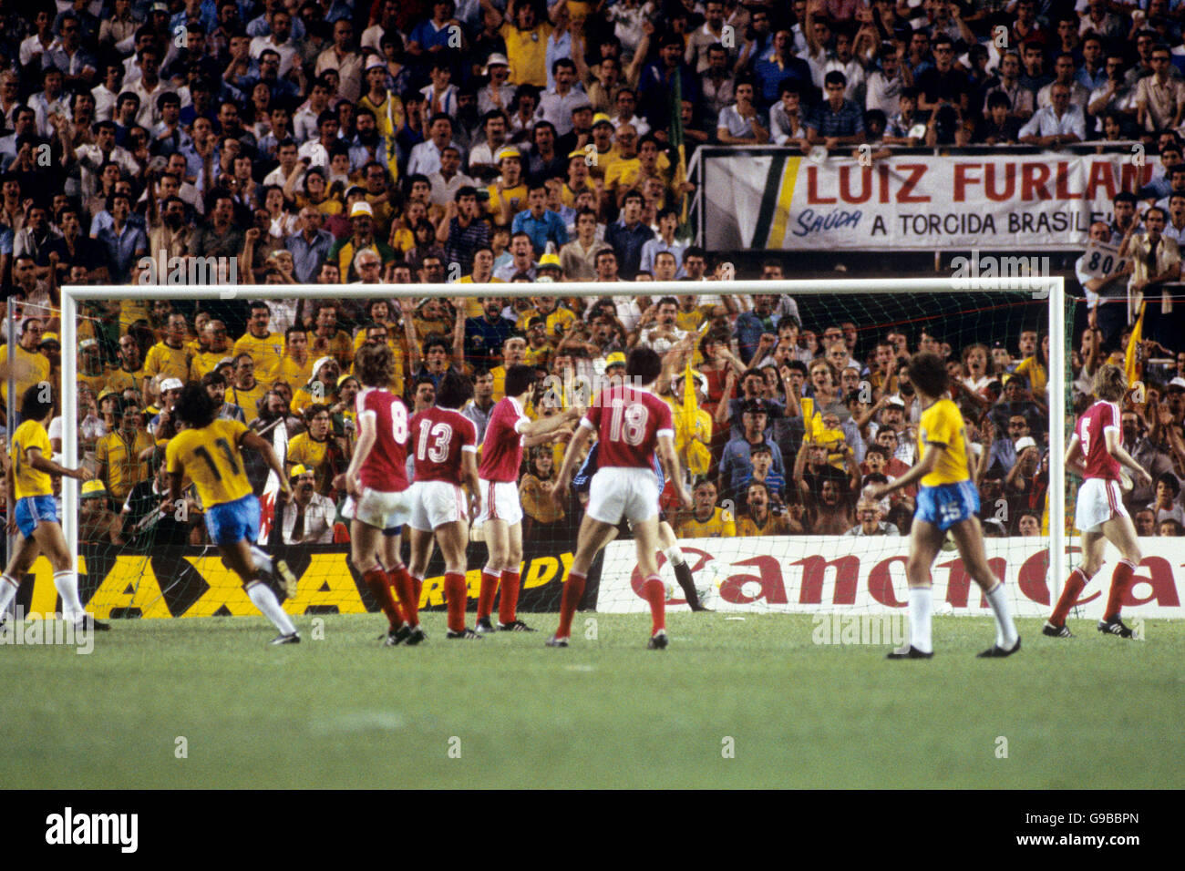 Soccer - World Cup Spain 1982 - Group Six - Brazil v USSR - Sanchez Pizjuan Stadium, Seville. Brazil's Eder (11) scores the winning goal Stock Photo