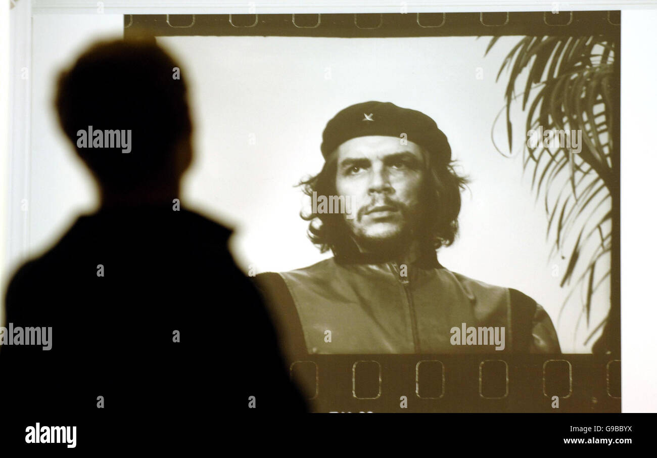 An enlargement of the iconic image of Ernesto 'Che' Guevara, photographed by Alberto Diaz Korda on March 5, 1960, shortly before his death. The picture is part of an exhibition devoted to Guevara opening on June 7 at the Victoria & Albert Museum in London. Stock Photo