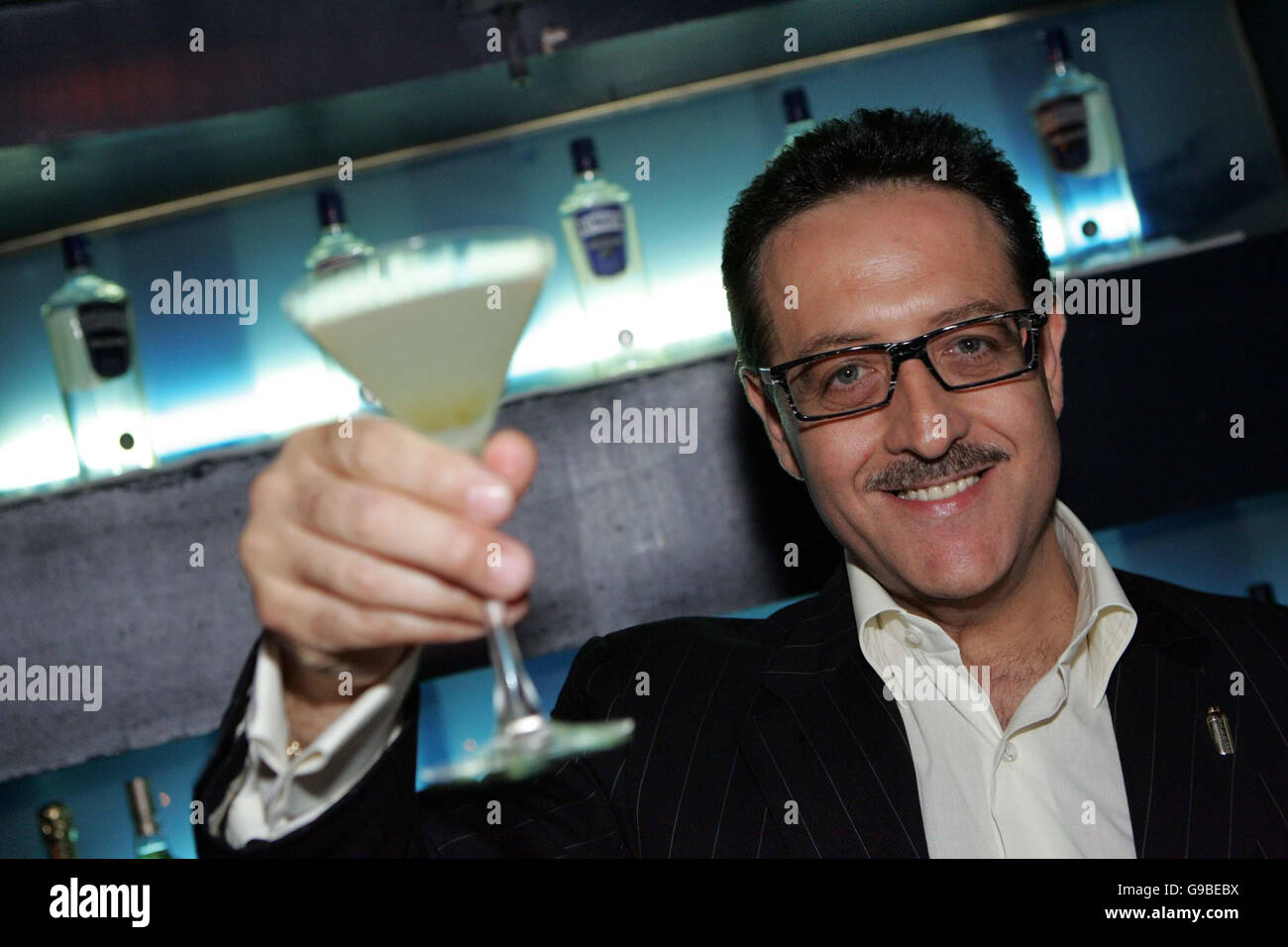 Salvatore Calabrese shakes a Breakfast Martini at the Cafe de Paris