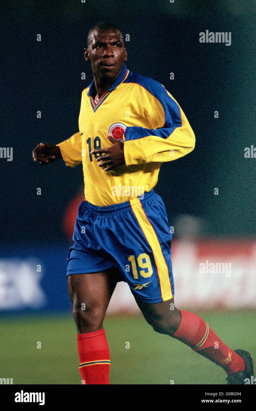 Soccer - CONCACAF Gold Cup 2000 - Semi Final - Peru v Colombia. Arley Dinas, Colombia Stock Photo