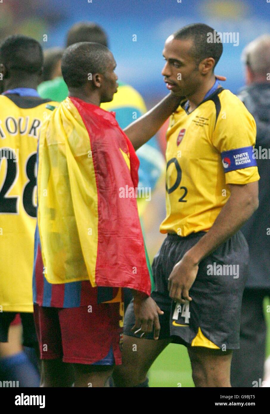 (R-L) Arsenal''s Thierry Henry and Barcelona's Samuel Eto'o Stock Photo
