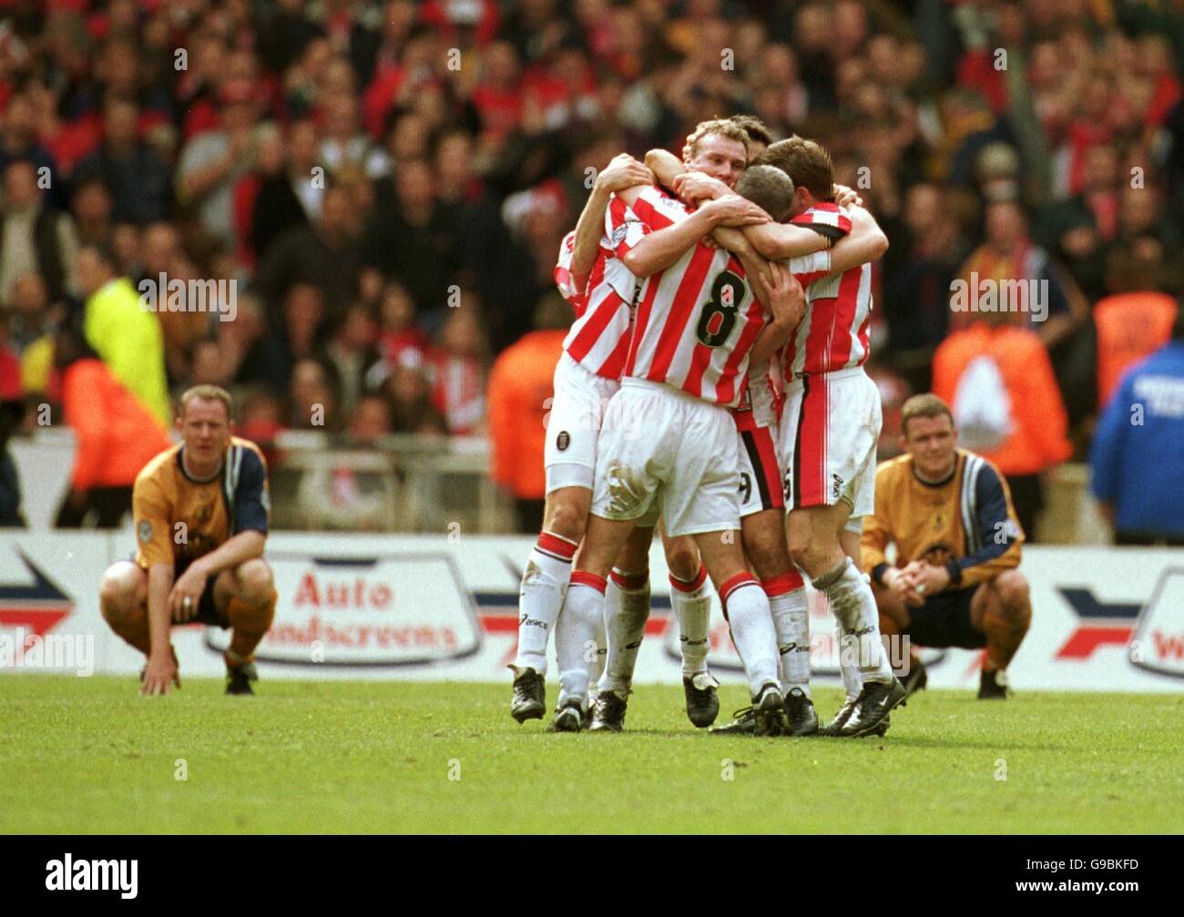 Windscreens hires stock photography and images Alamy