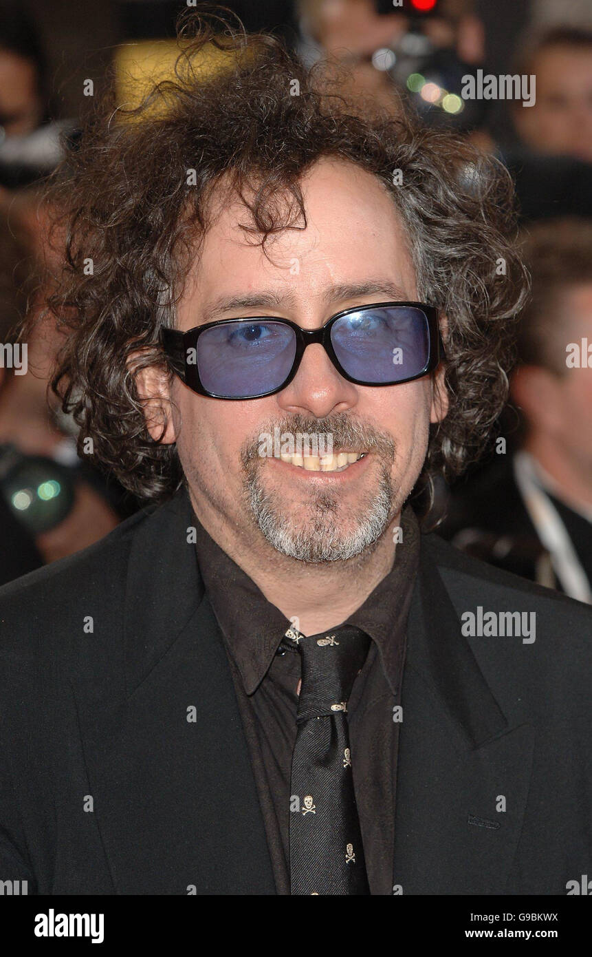 AP OUT: Tim Burton arrives for the premiere of Transylvania, the closing  film at the 59th Cannes Film Festival, at the Palais des Festival, Cannes,  France Stock Photo - Alamy