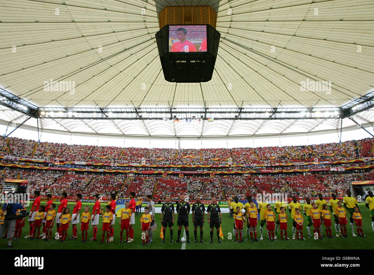 Soccer - 2006 FIFA World Cup Germany - Group G - South Korea v Togo - Commerzbank Arena. South Korea and Togo line up before the match Stock Photo