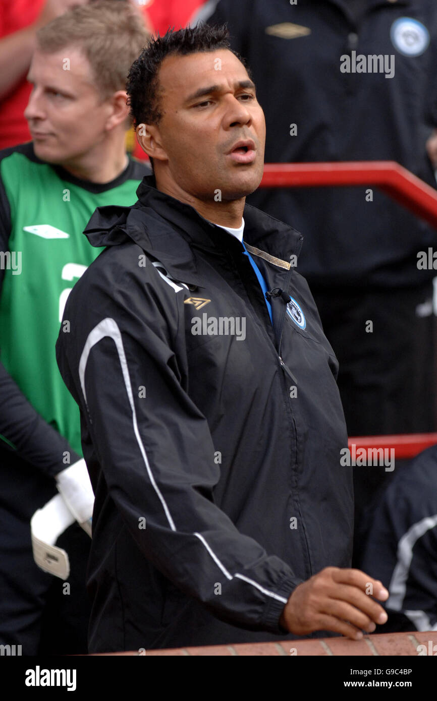 Ruud gullit football hires stock photography and images Alamy