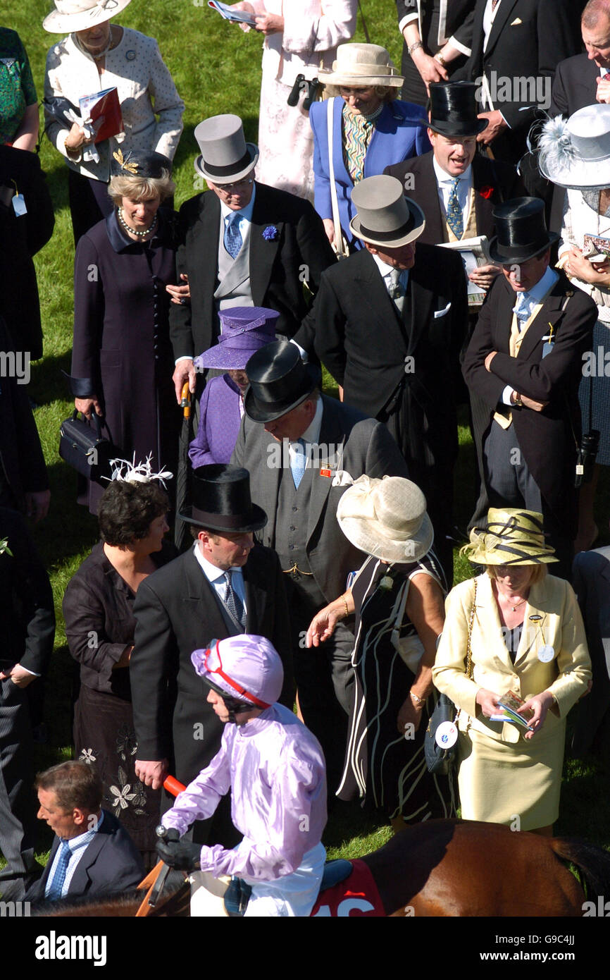 Entertainment at epsom downs racecourse hi-res stock photography and ...