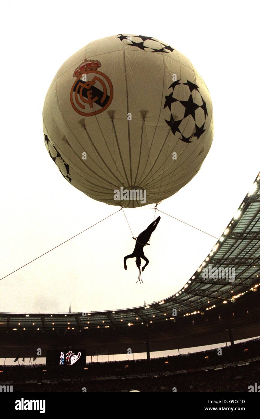 Real madrid escudo fotografías e imágenes de alta resolución - Alamy