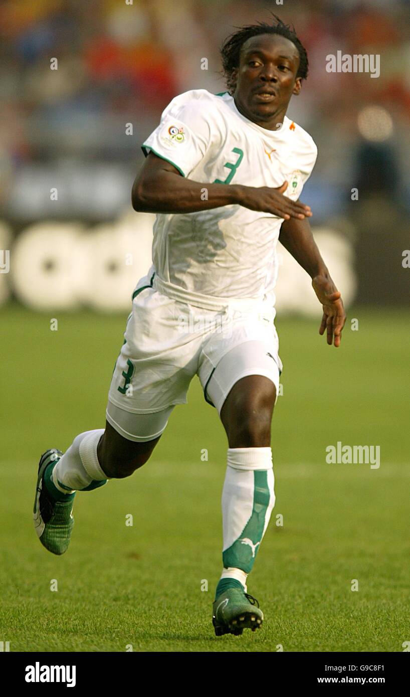 Soccer - 2006 FIFA World Cup Germany - Group C - Holland v Ivory Coast - Gottlieb-Daimler-Stadion. Arthur Boka, Ivory Coast Stock Photo