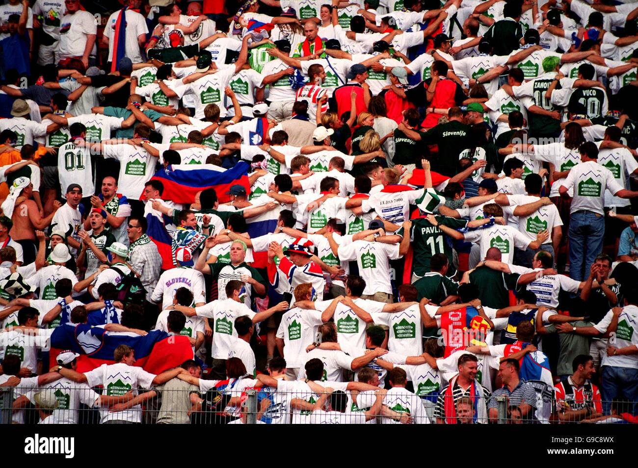 Soccer Euro 2000 Group C Yugoslavia v Slovenia Stock Photo Alamy