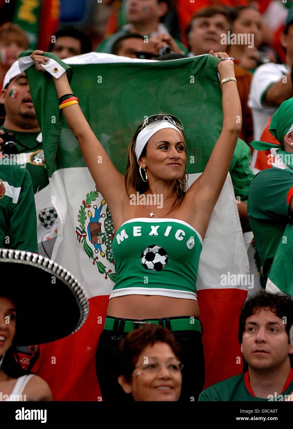 Soccer - 2006 FIFA World Cup Germany - Group D - Portugal v Mexico - AufSchalke Arena. A Mexico fan prior to the game Stock Photo
