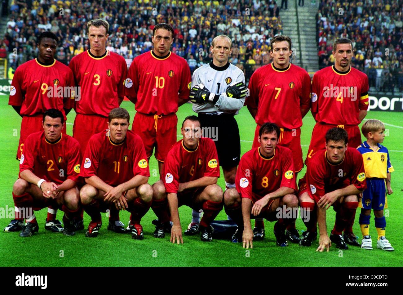 [Imagen: soccer-euro-2000-group-b-belgium-v-sweden-G9CDTD.jpg]
