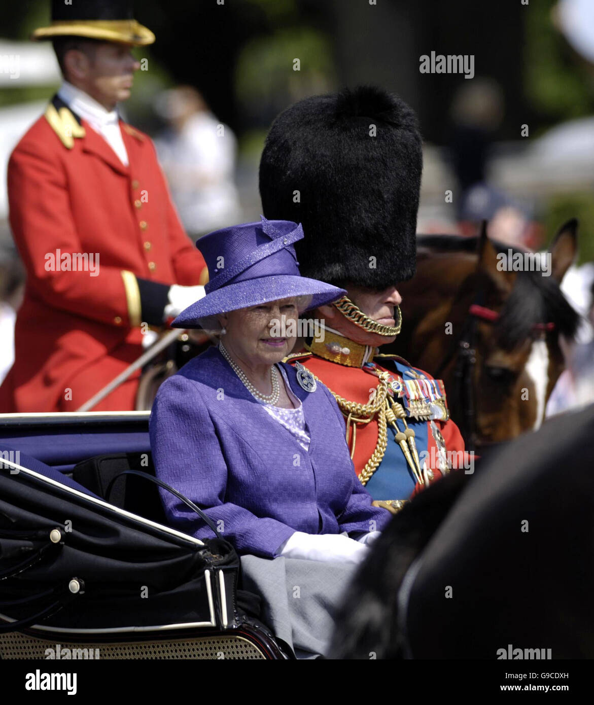 Britain's Queen Elizabeth II and the Duke of Edinburgh leave Buckingham Palace, London, to watch the annual Trooping the Colour ceremony as the Queen celebrates her official 80th birthday. PRESS ASSOCIATION Photo, Picture date: Saturday June 17, 2006. More than 1,100 soldiers will take part in the colourful annual display of pomp and pageantry. See PA story ROYAL Queen. Photo credit should read: Andrew Stuart /PA. Stock Photo