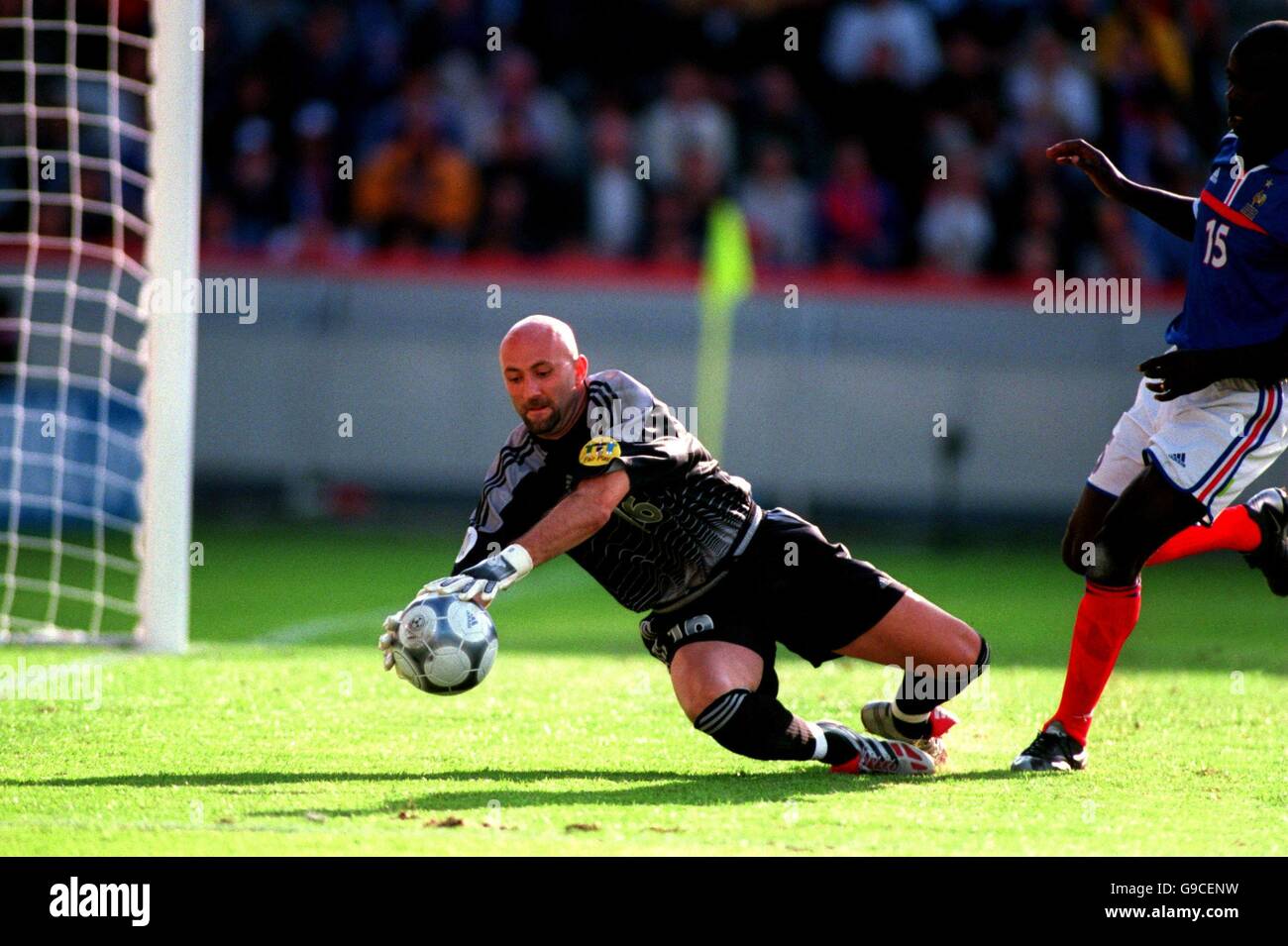 france-goalkeeper-fabien-barthez-pulls-off-a-save-hi-res-stock