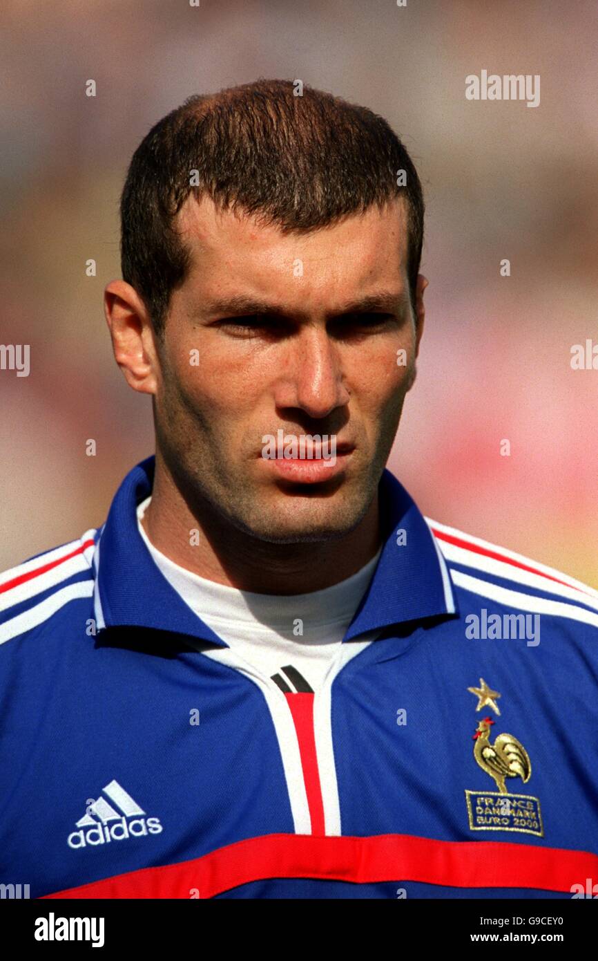 Zinedine Zidane 2000 High Resolution Stock Photography And Images Alamy