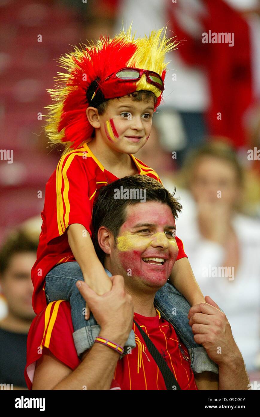 Soccer - 2006 FIFA World Cup Germany - Group H - Spain v Tunisia - Gottlieb-Daimler-Stadion. Spain fans show support for their side Stock Photo