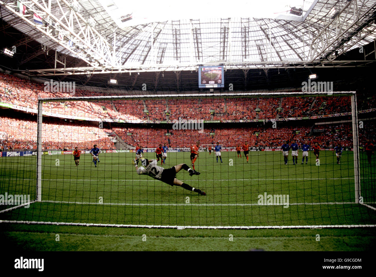 Soccer - Euro 2000 - Semi Final - Italy v Holland Stock Photo