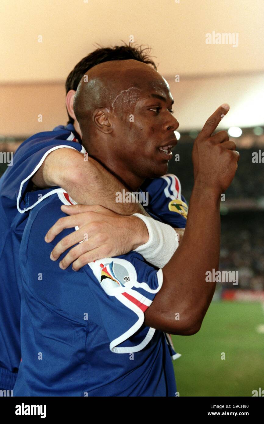 Soccer Euro 2000 Final France V Italy Stock Photo Alamy soccer-euro-2000-final-france-v-italy-stock-photo-alamy