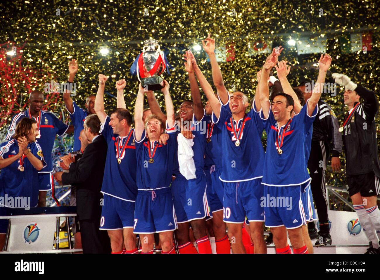 Soccer Euro 2000 Final France V Italy Stock Photo Alamy soccer-euro-2000-final-france-v-italy-stock-photo-alamy
