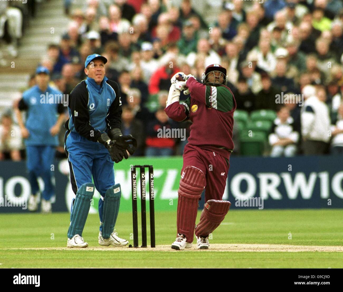 Cricket - NatWest Series Triangular Tournament - England v West Indies. West  Indies' Brian Lara (r) hooks the ball into the air Stock Photo - Alamy