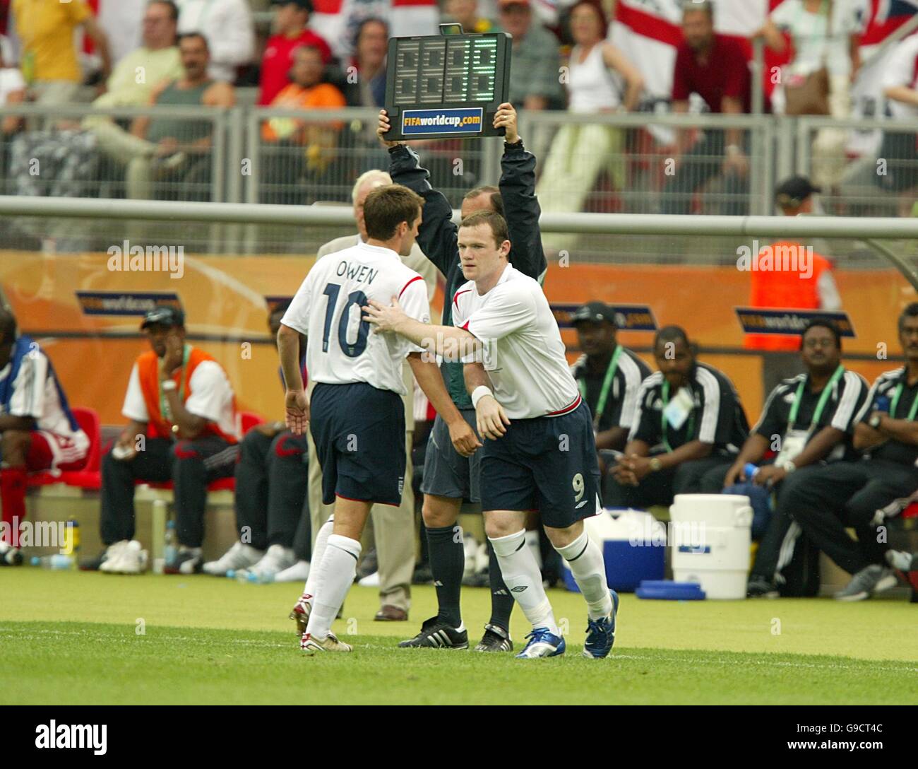 Soccer - 2006 FIFA World Cup Germany - Group B - England v Trinidad & Tobago - Franken-Stadion. England's Wayne Rooney comes on to replace Michael Owen Stock Photo