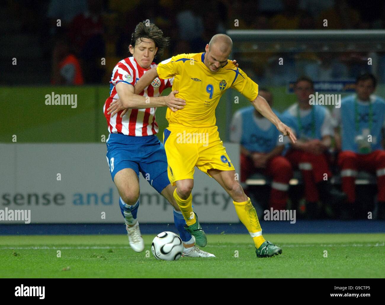 Paraguay's Edgar Barreto and Sweden's Fredrik Ljungberg Stock Photo