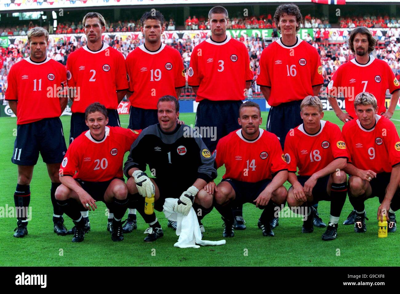 Soccer - Euro 2000 - Group C - Norway v Yugoslavia. Norway team group Stock Photo