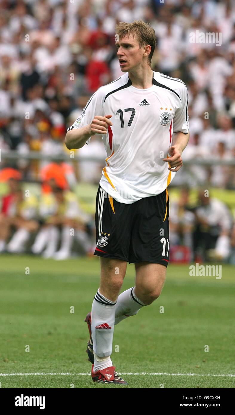 Soccer 2006 FIFA World Cup Germany Group A Ecuador v Germany