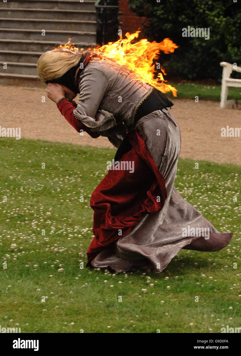 Patsy Kensit Cosplay Showbiz Kensit - Patsy Kensit filming for The Friday Night Project ...