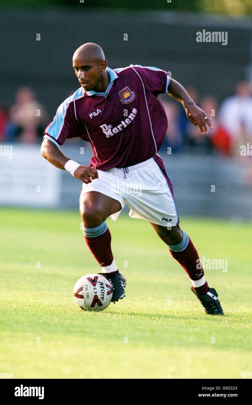 Soccer - Friendly - Braintree Town v West Ham United. Trevor Sinclair, West  Ham United Stock Photo - Alamy