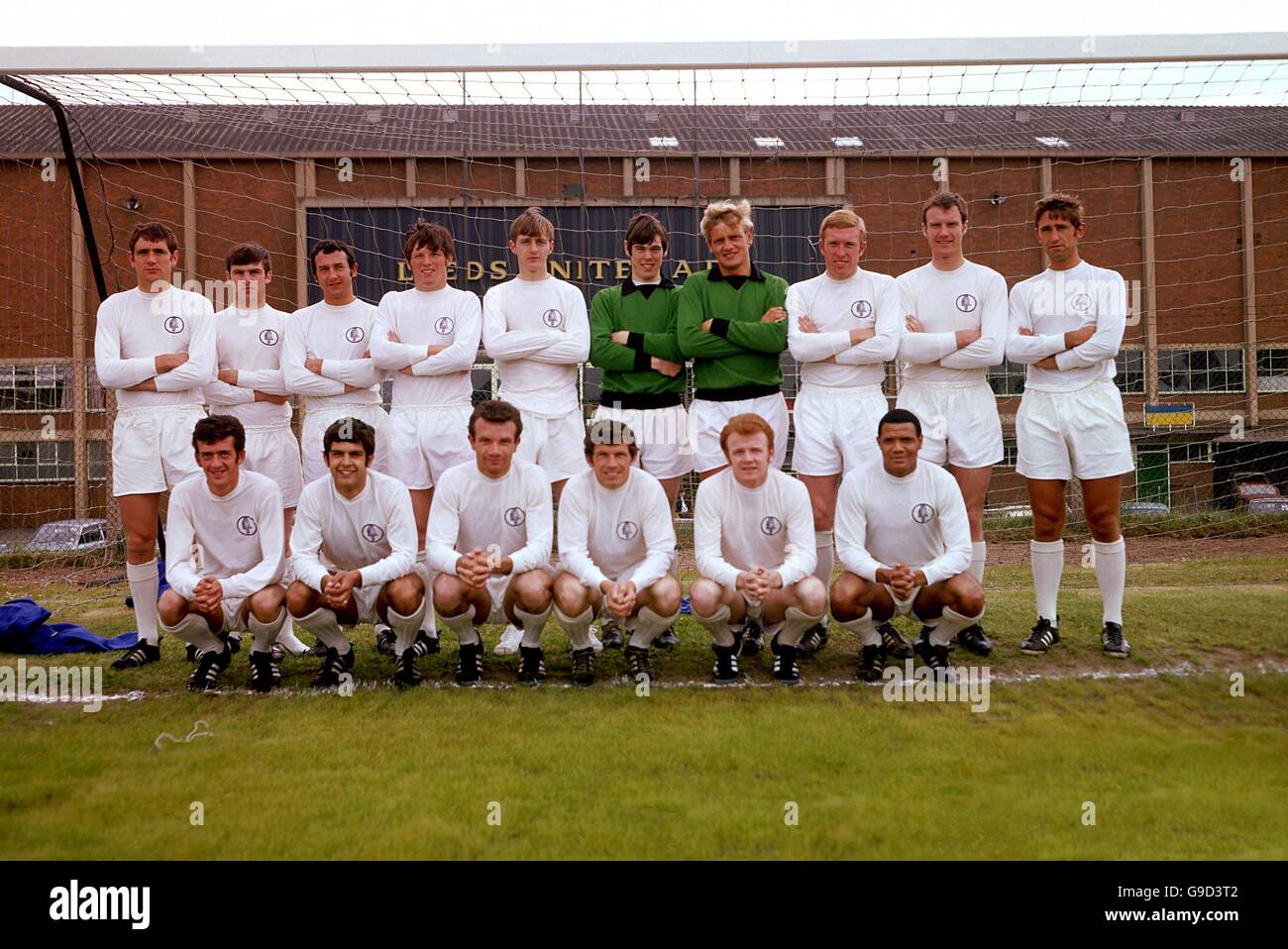 Leeds united team group - back row (l to r) - Norman Hunter, Peter Lorimer, Mike O'Grady, Eddie Gray, Allan Clarke, David Harvey, Gary Sprake, Mick Jones, Paul Madeley, Rod Belfitt - Front row (l to r) Terry Hibbett, Paul Reaney, Johnny Giles, Billy Bremner, Albert Johanesson Stock Photo