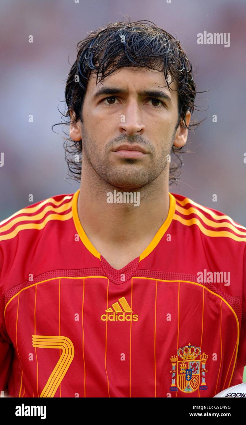 Soccer - 2006 FIFA World Cup Germany - Second Round - Spain v France - AWD Arena. Gonzalez Raul, Spain Stock Photo