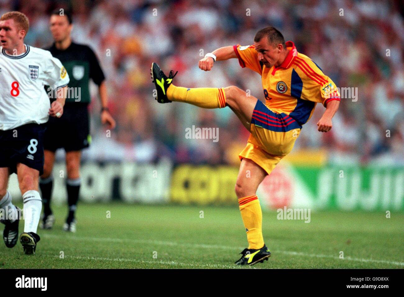 Soccer Euro 2000 Group A England V Romania Stock Photo Alamy