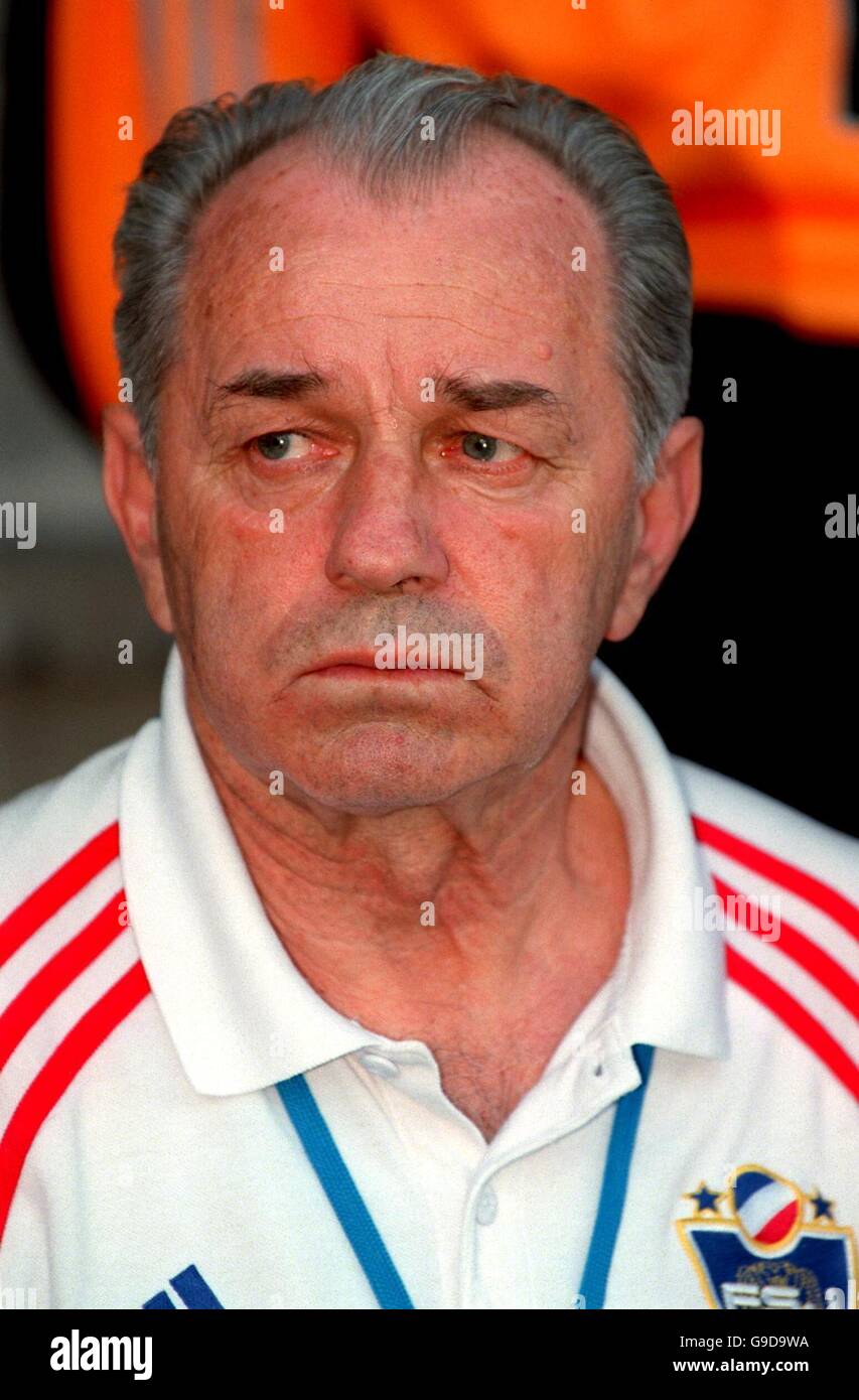 Soccer - Euro 2000 - Group C - Norway v Yugoslavia. Vujadin Boskov, Yugoslavia coach Stock Photo