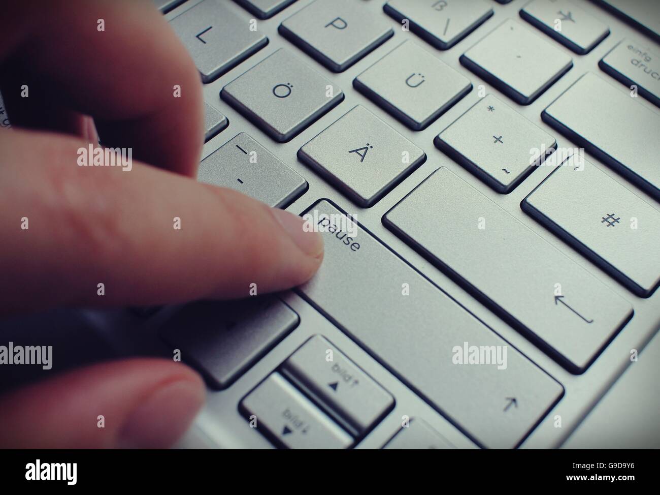 Keyboard with break button hires stock photography and images Alamy