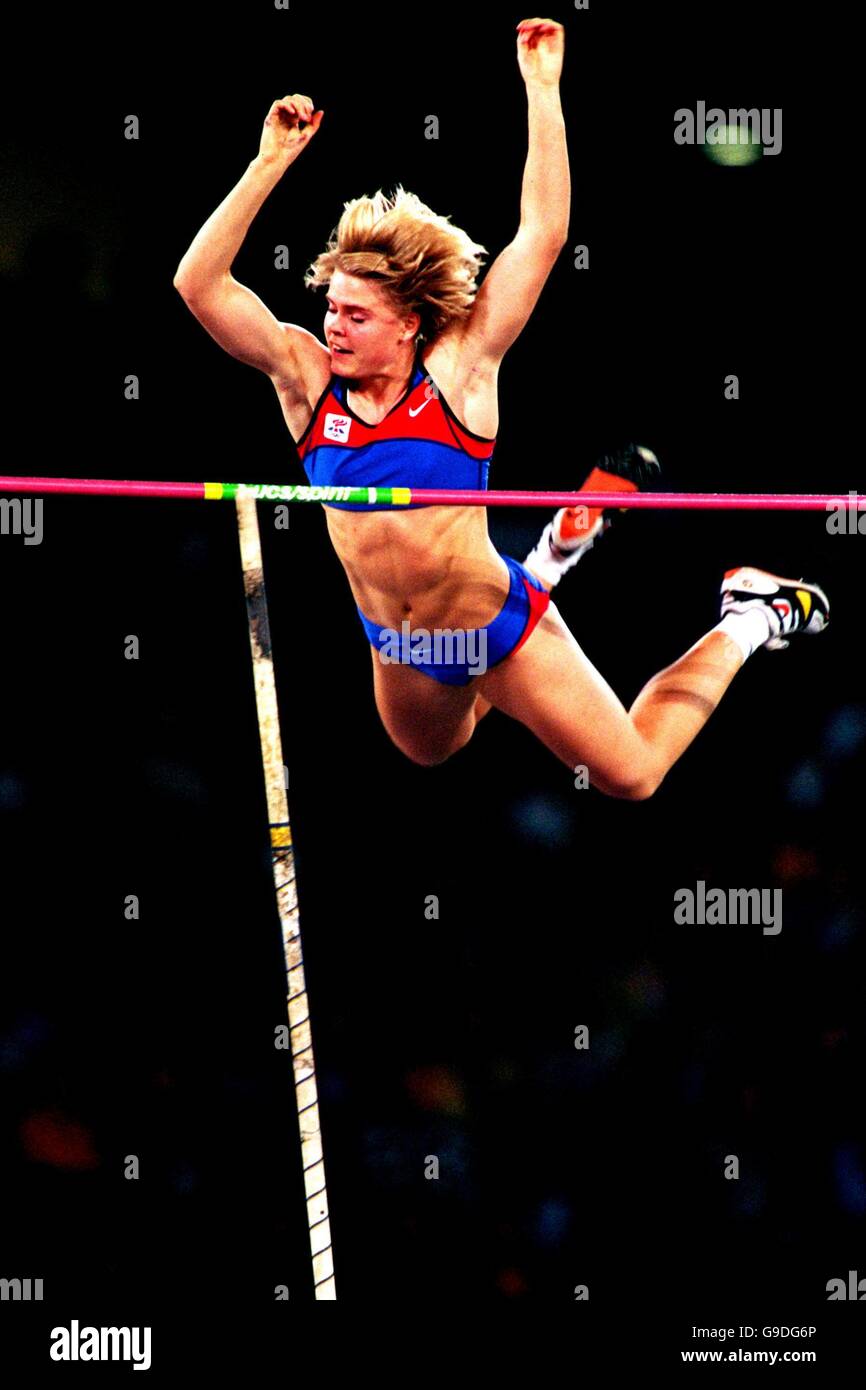 2000 olympics athletics pole vault hires stock photography and images