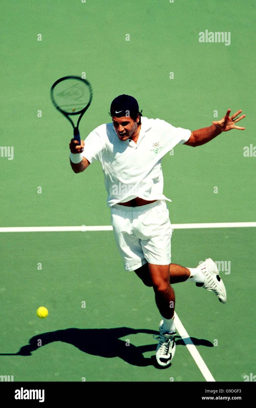 Tennis - Sydney 2000 Olympics Games - Men's Singles Final - Tommy Haas v  Yevgeny Kafelnikov Stock Photo - Alamy