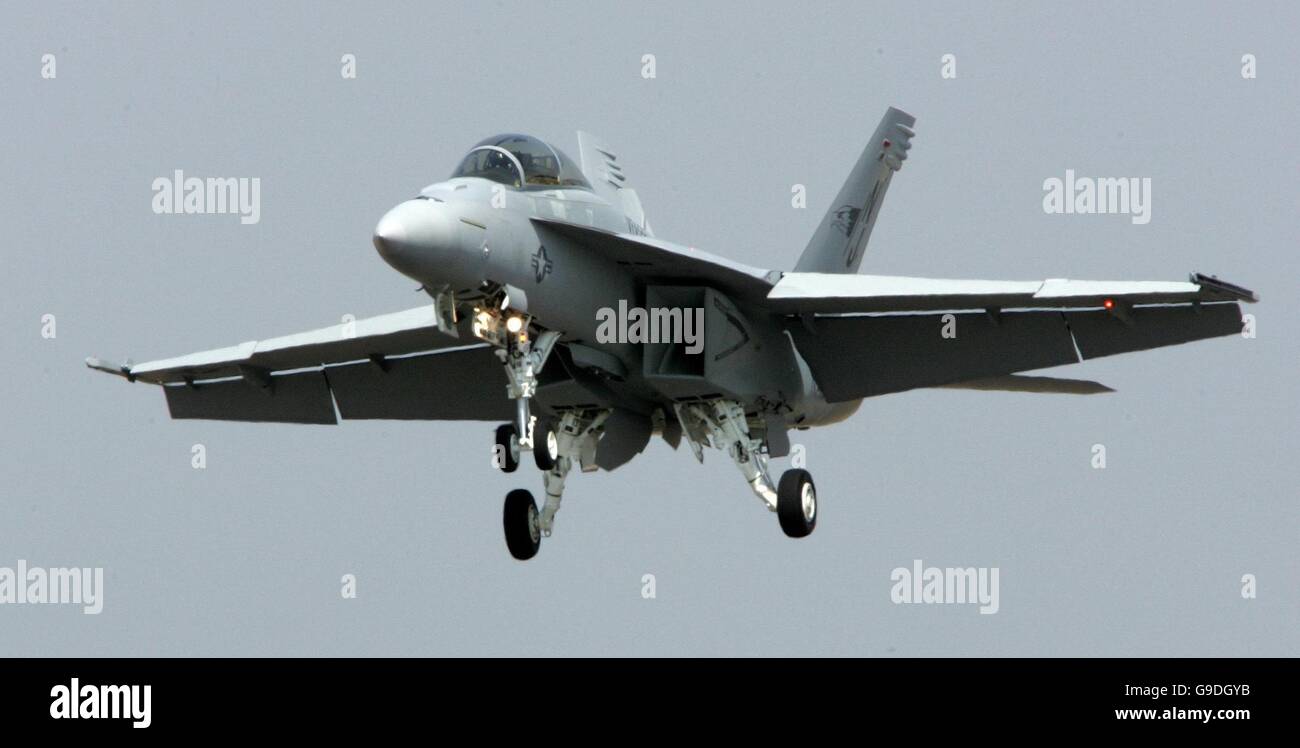 Boeing F/A 18F lands after display at Farnborough Airshow Stock Photo