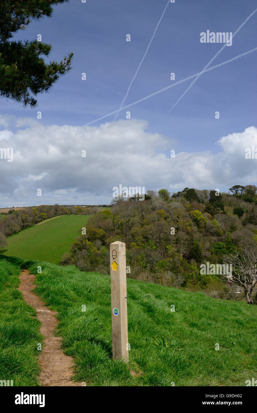 Walking trails along the coast hi-res stock photography and images - Alamy