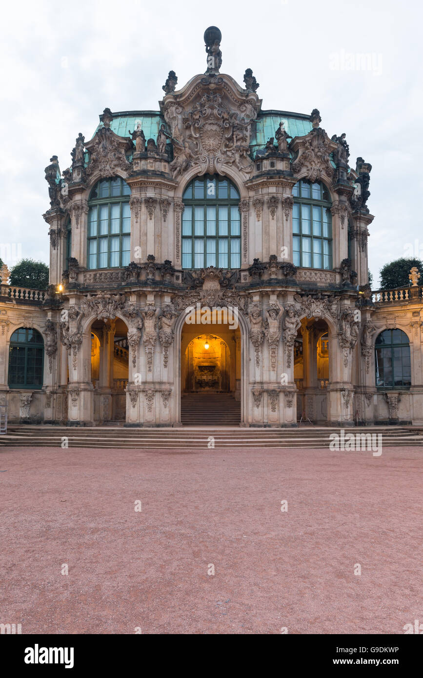 Rococo style of architecture hi-res stock photography and images - Alamy
