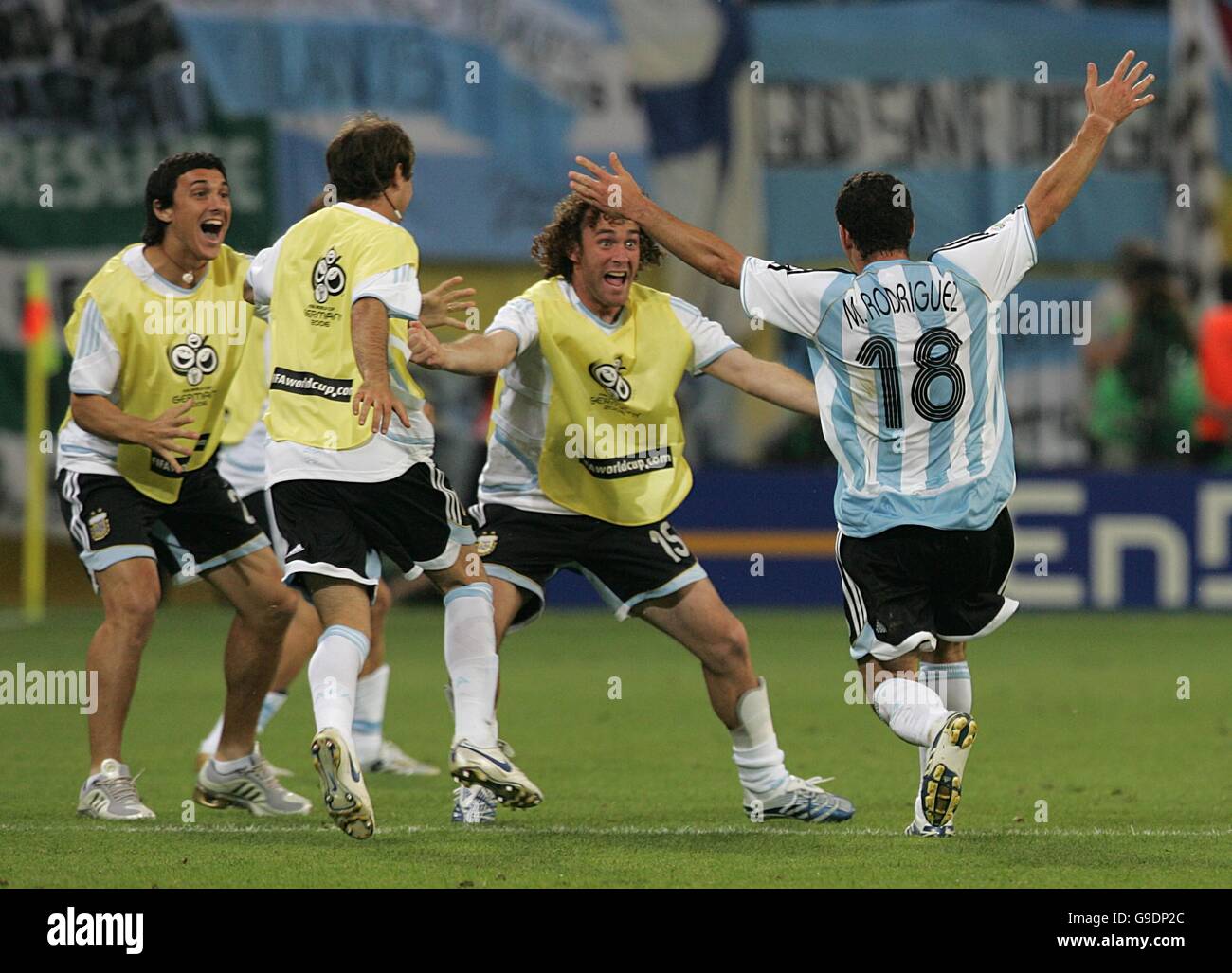 Argentina 2 1 mexico 2006 hi-res stock photography and images - Alamy