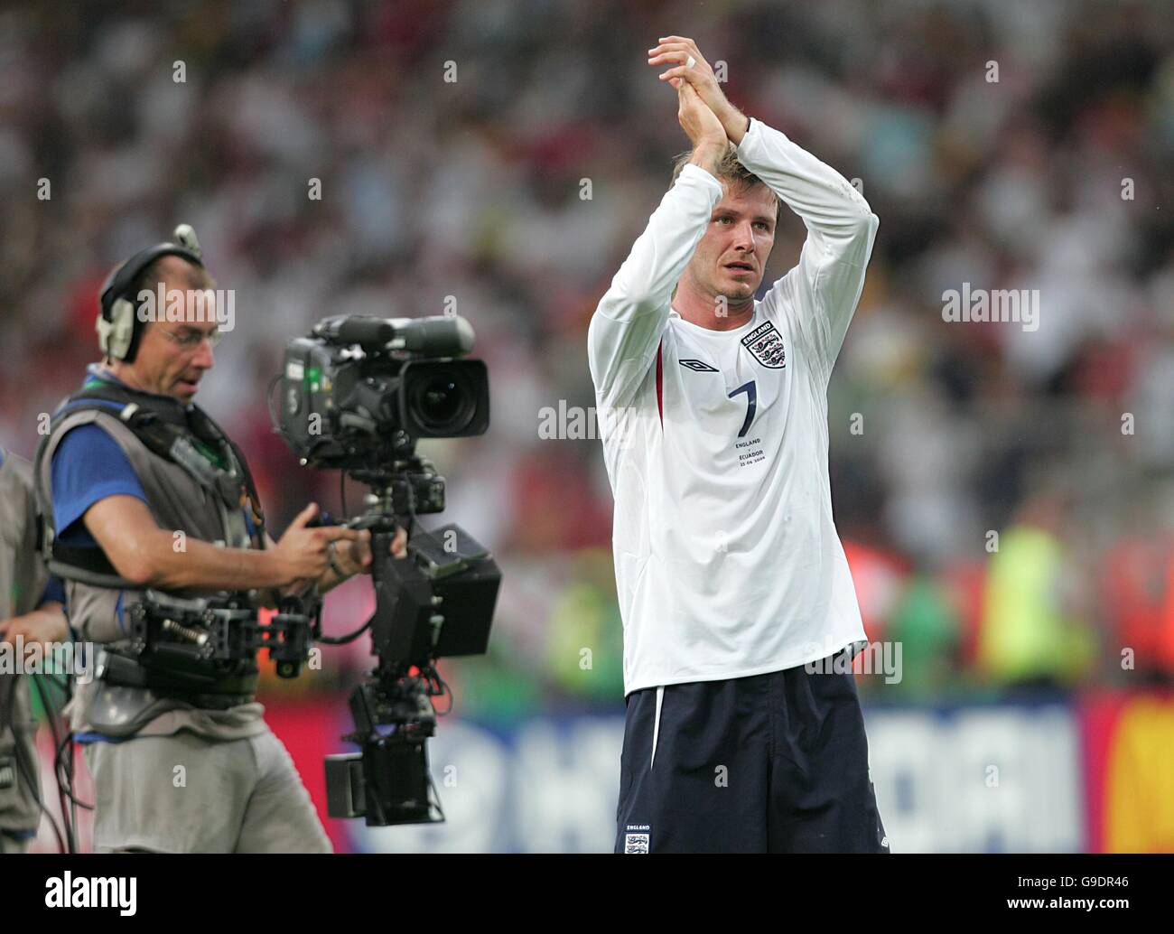 DAVID BECKHAM CELEBRATES VICTORY ENGLAND v ARGENTINA JAPAN WORLD