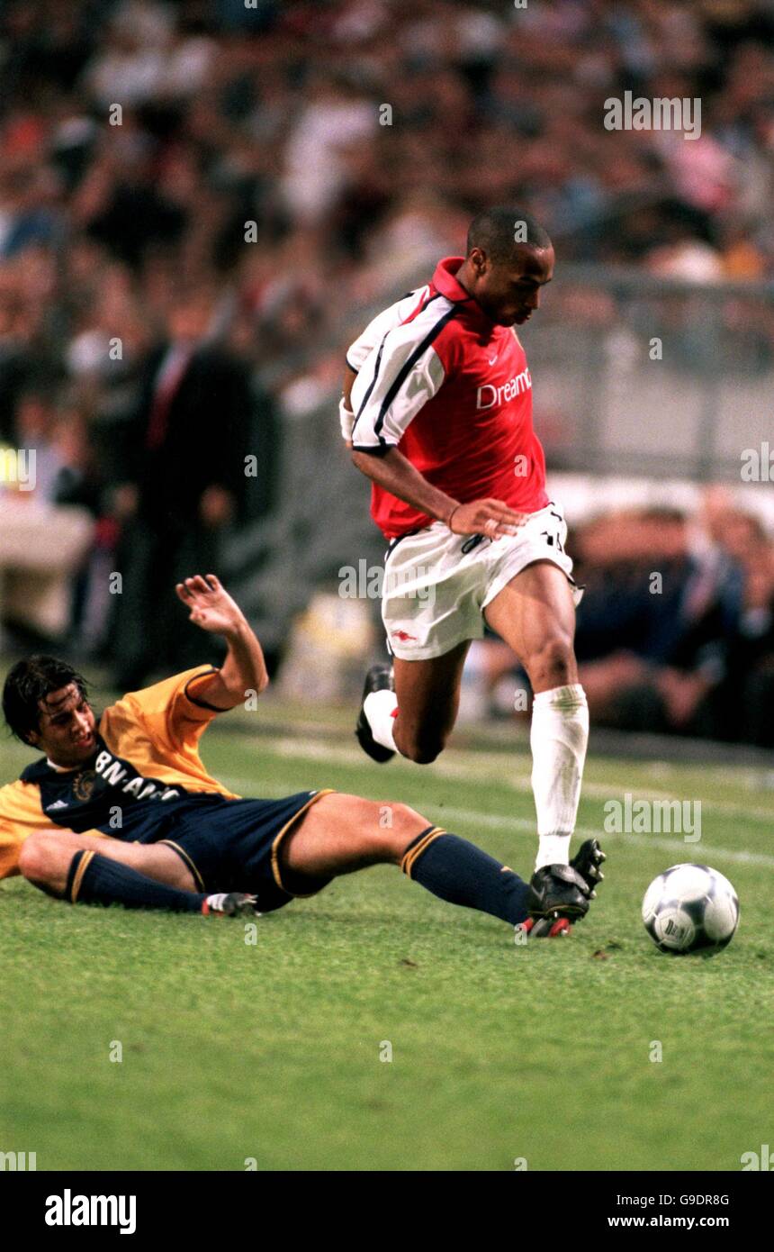 FOOTBALL - CHAMPIONS LEAGUE 2002/03 - 1ST ROUND - 020917 - AJAX AMSTERDAM v  OLYMPIQUE LYONNAIS - JOY ZLATAN IBRAHIMOVIC / CRISTIAN CHIVU (AJAX) - PHOTO  DANIEL BARDOU / FLASH PRESS Stock Photo - Alamy