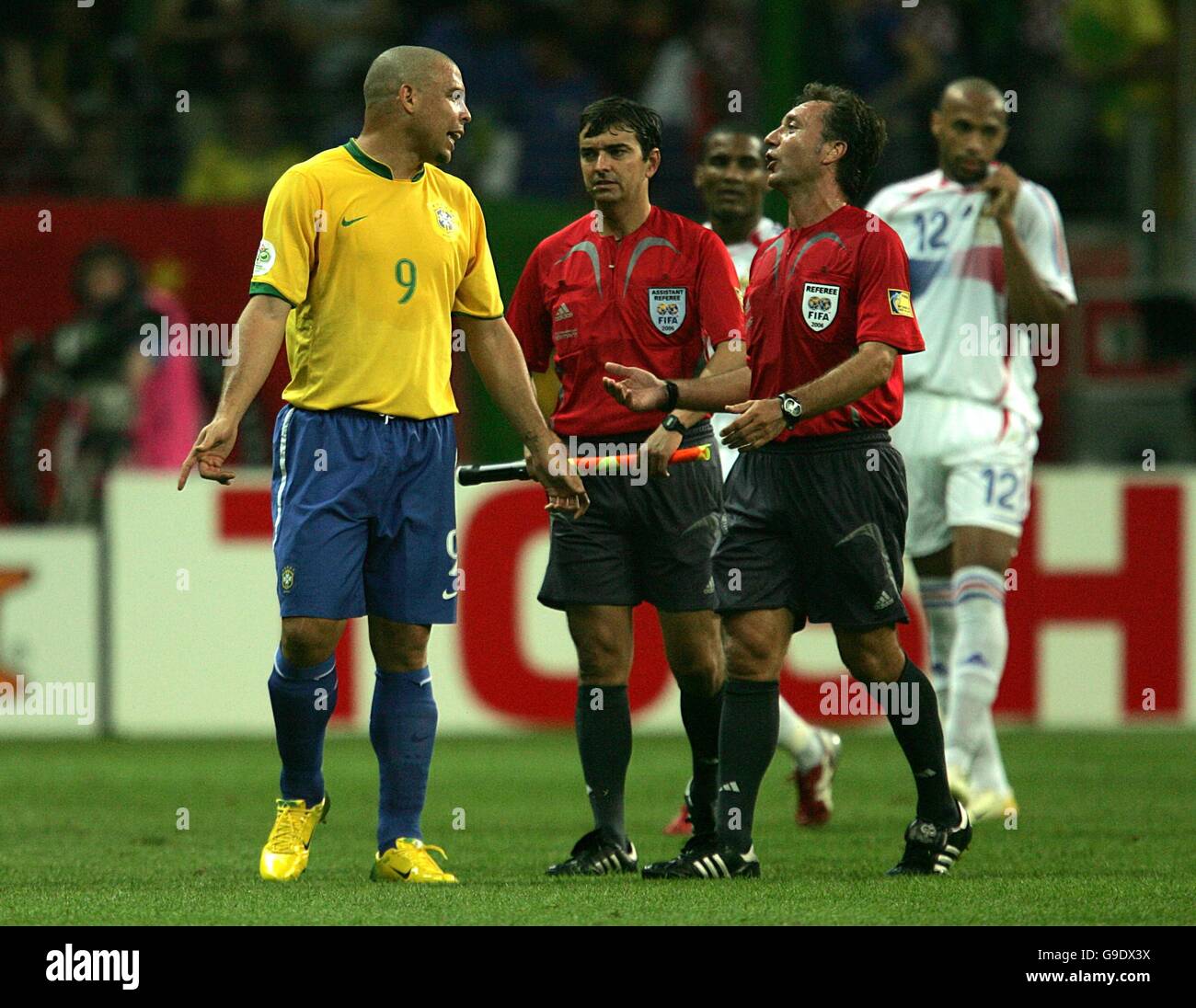 Soccer 2006 Fifa World Cup Germany Quarter Final Brazil V France Commerzbank Arena Stock Photo Alamy
