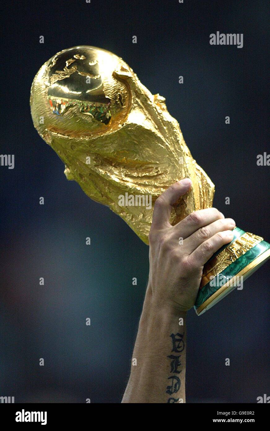 Soccer - 2006 FIFA World Cup Germany - Final - Italy v France - Olympiastadion - Berlin. Italy players hold aloft the FIFA World Cup trophy Stock Photo