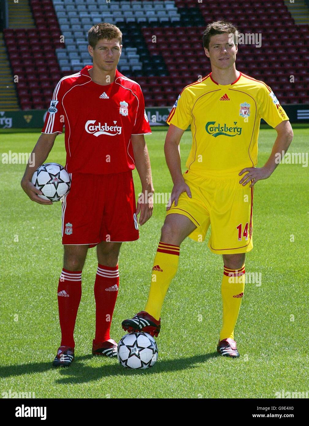 liverpool stadium kit