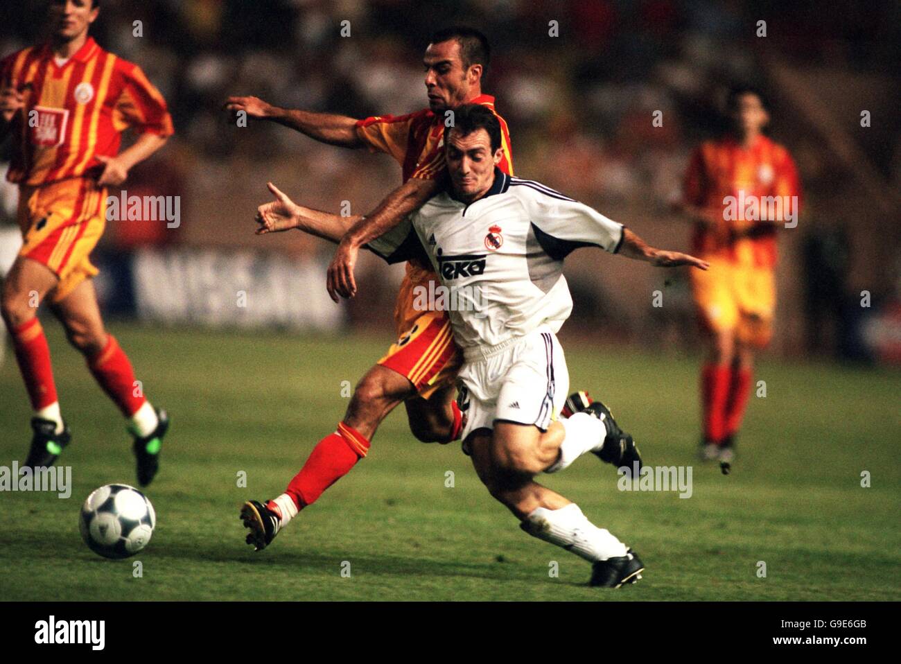 Soccer - UEFA Super Cup - Real Madrid v Galatasaray. Real Madrid's Pedro  Munitis (r) and Galatasaray's Akin Bulent (l) battle for possession Stock  Photo - Alamy