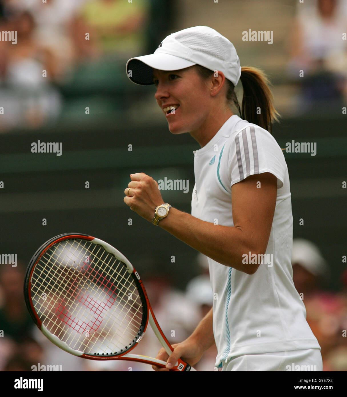 Tennis - Wimbledon Championships 2006 - All England Club - Women's Quarter Finals - Justine Henin-Hardenne v Severine Bremond Stock Photo