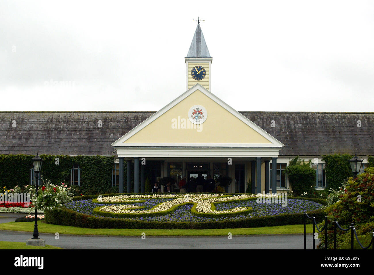 KClub - Vượt Ra Khỏi Giới Hạn, Mở Cánh Tương Lai!