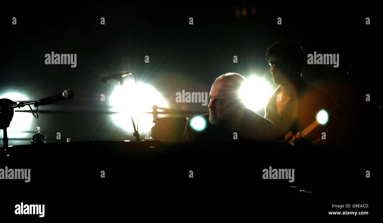 Billy Joel In Concert Stock Photo - Alamy