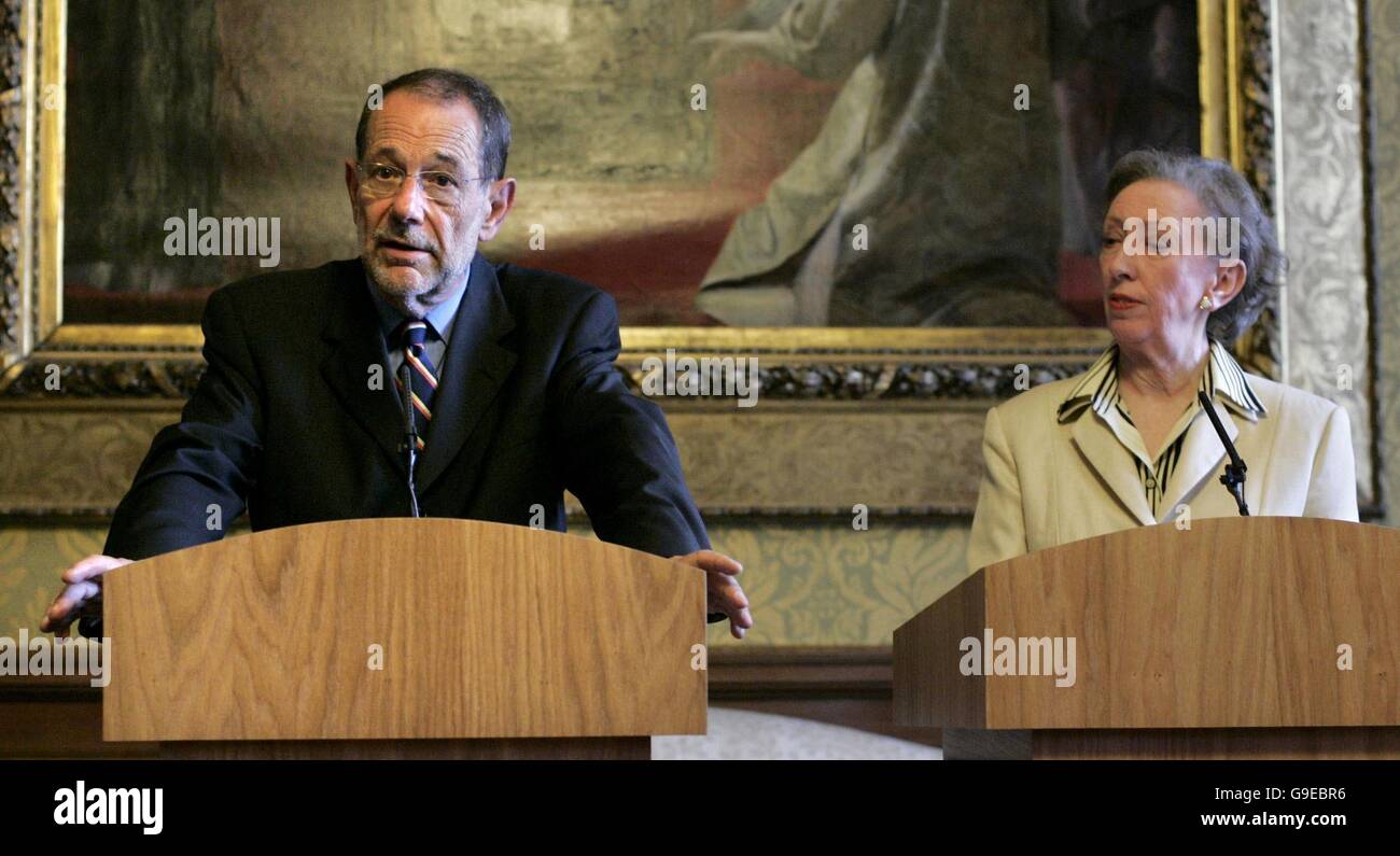 Javier solana hi-res stock photography and images - Alamy